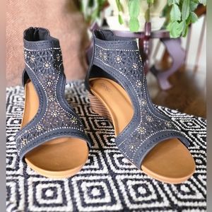 Black Stunning Sandles